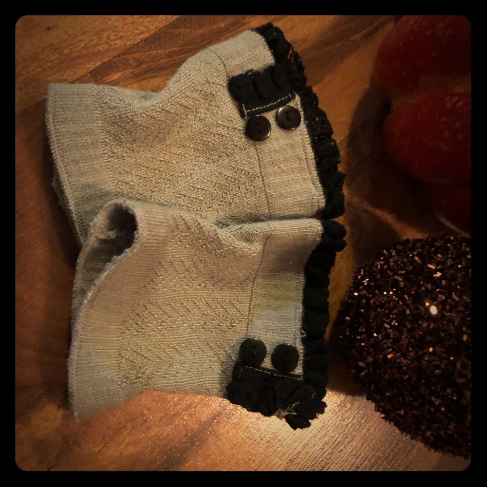 Ruffled short boot socks